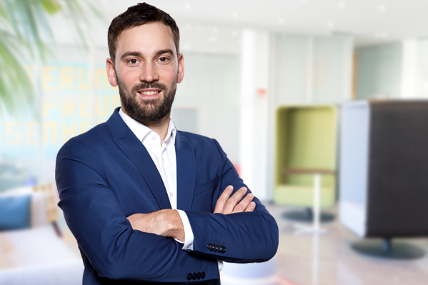 Christopher Bihr, Chef des services marketing